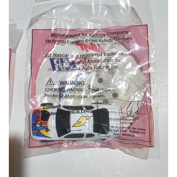 Vtg Lot of 6 1999 Kellogg's NASCAR Terry Labonte Pull N Go #5 Diecast 1:64 Cars - Picture 3 of 7